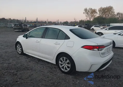 2021 Toyota Corolla Le z USA, uszkodzony, nr VIN 5YFEPMAE0MP221726